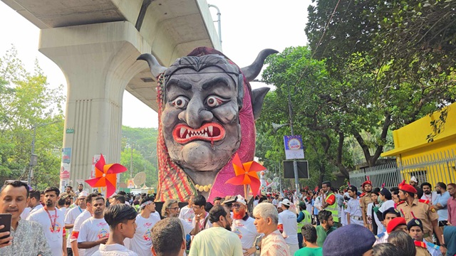 ছদ্মবেশী দুদক টিমের কাছে ঘুষ দাবি বিআরটিএ’র দালালের