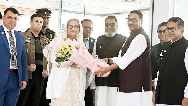 ঢাকায় পৌঁছেছেন প্রধানমন্ত্রী