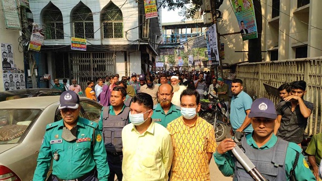 ‘শেষ গল্পটা তুমিই’ নাটকের শুটিংয়ে অভিনেতা তৌসিফ মাহবুব, পরিচালক অনন্য ইমন ও অভিনেত্রী তাসনিয়া ফারিণ। ছবি-সংগৃহীত