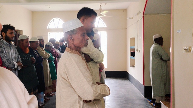 ইসলামী ব্যাংক কর্মচারীর ঝুলন্ত লাশ উদ্ধার