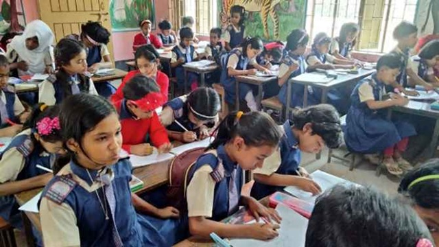 ছুটি শেষে প্রাথমিকে ক্লাস শুরু, বুধবার খুলবে মাধ্যমিক