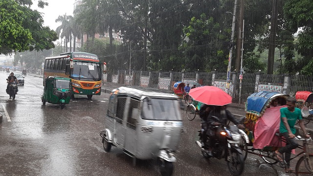 রাজধানীতে স্বস্তির বৃষ্টি