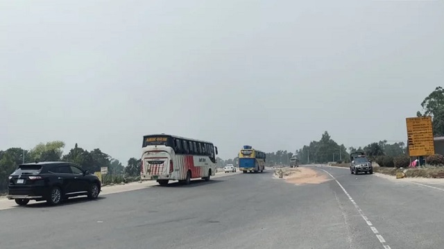 দীর্ঘ ভোগা‌ন্তির পর টাঙ্গাইল মহাসড়‌ক স্বাভা‌বিক